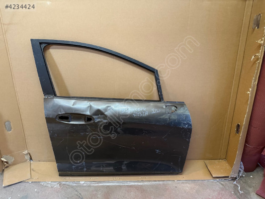 Ford Fiesta sağ ön kapı 2017 sonrası