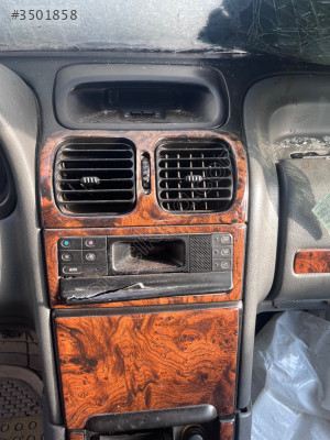 RENAULT LAGUNA 1 TEYP ÇERÇEVESİ