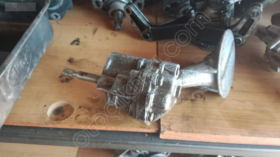Tofaş 1600 motor yağ pompası