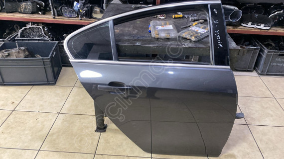 OPEL  INSİGNİA A SAĞ ARKA KAPI