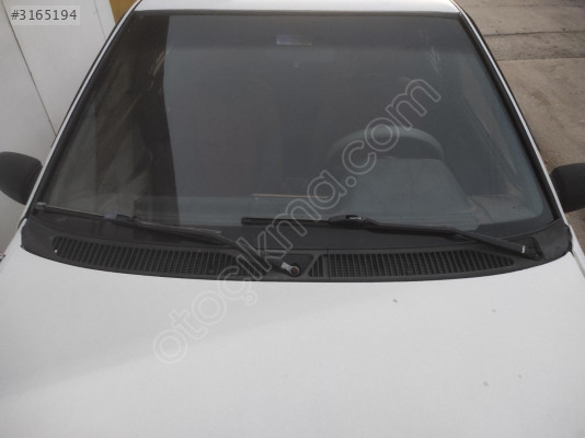 HYUNDAİ EXCEL 1993 ÇIKMA CAM ÖNÜ IZGARASI