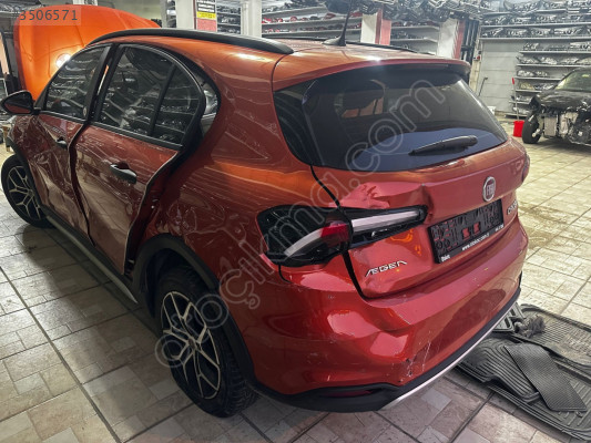 Fiat Egea Cross Turuncu Kesme Sol Arka Çamurluk