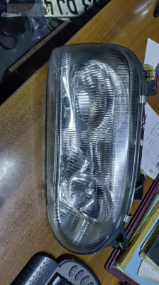 Volkswagen golf  97 model sağ far orjinal yeni