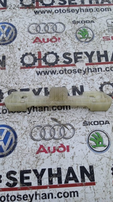 1K0858685B Passat B6 tavan tutamagı braketi