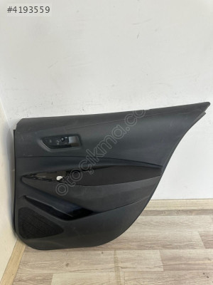 TOYOTA COROLLA SAG ARKA KAPI DÖŞEMESİ 67613-X1G02