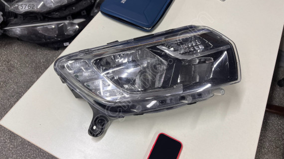 DACİA SANDERO LEDLİ SAĞ FAR ORJİNAL ÇIKMA