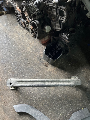 Corolla arka tampon demiri