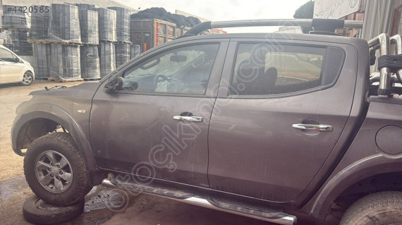 2015-2020 MITSUBISHI L200 ÇIKMA ORJİNAL HATASIZ SOL ÖN KAPI