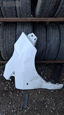 FORD COURİER SAĞ ÖN ÇAMURLUK ORJİNAL ÇIKMA