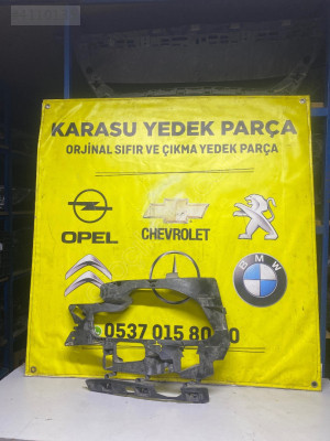 Citroen C5 Sağ Sis Kapağı