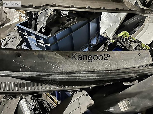 Kangoo 2 arka tampon orta çıkma ORJİNAL 8200436724