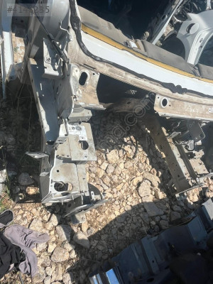 RENAULT TRAFİC4 SAĞ ÖN ÇEYREK ŞASE OTO FEDAİ