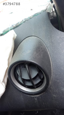 ford fiesta  sağ  göğüslülk havalandırma