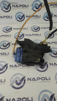 8D0839016A AUDİ 100 - A3 - A4 - A6 KAPI KİLİDİ