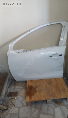 Peugeot 208 sol ön kapı tertemiz Orjinal