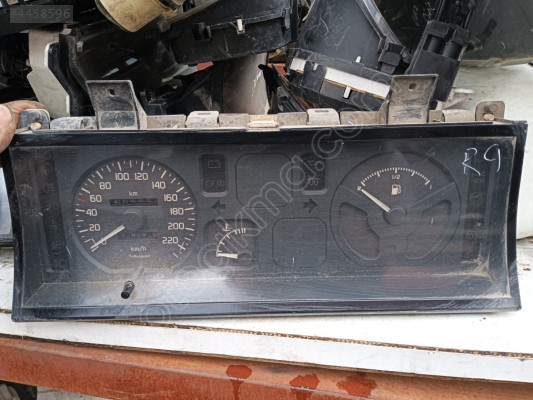 Renault 9 kilometre saati