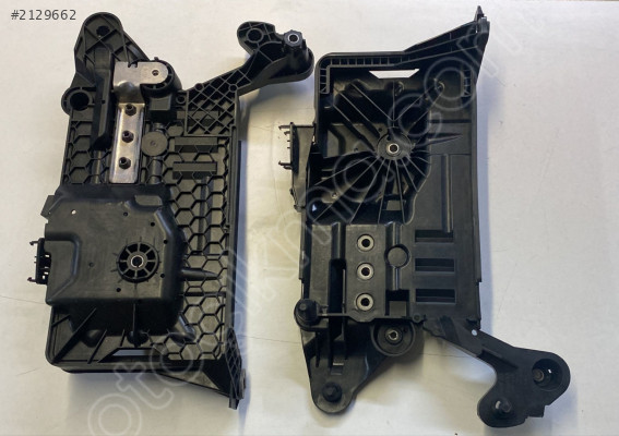 5WA915331 VW GOLF 8 AKÜ BRAKETİ