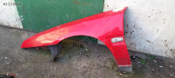 Çıkma mazda 323 hatcback sol ön çamurluk