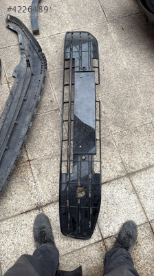 VW TİGUAN ÇIKMA ORJİNAL ÖN TAMPON IZGARA 571853677A BDÇ