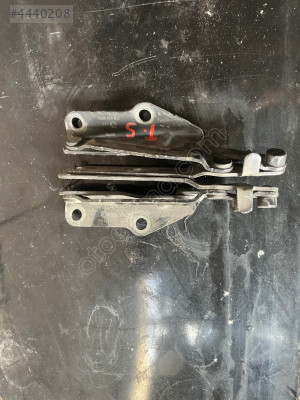 VOLKSWAGEN TRANSPORTER T5 ÖN KAPUT MENTEŞESİ