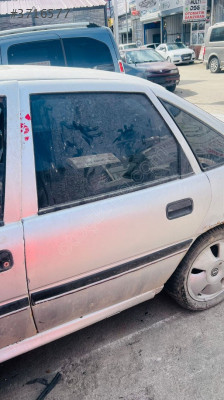 Opel vectra a gt sol arka kapı hatasız