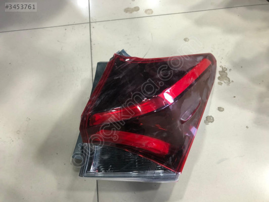TOYOTA AURİS 2015-2018 SAĞ STOP