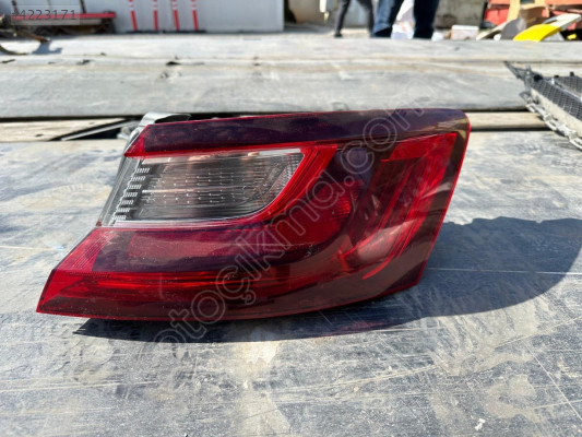 Megan 4 2016 model Arka sağ dış Stop Lambası