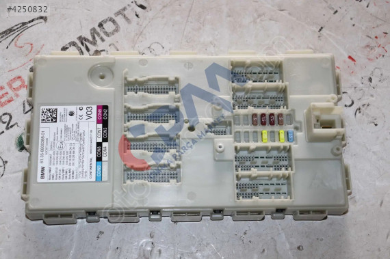 BMW 5 SERİSİ G30 G31 KONTROL ÜNİTESİ 6135880038801