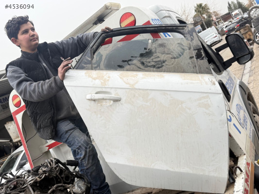 Audi A4 sağ arka kapı