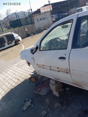 Dacia Logan ön kapı 801013696R