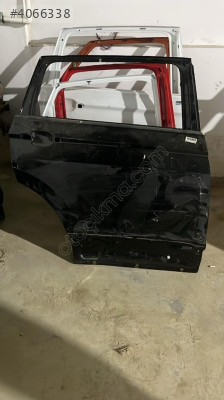 VOLKSWAGEN tiguan 16 22 sağ arka kapı ufak hasarlı