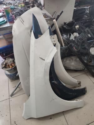 Volkswagen Jetta sağ çamurluk orjinal çıkma parça