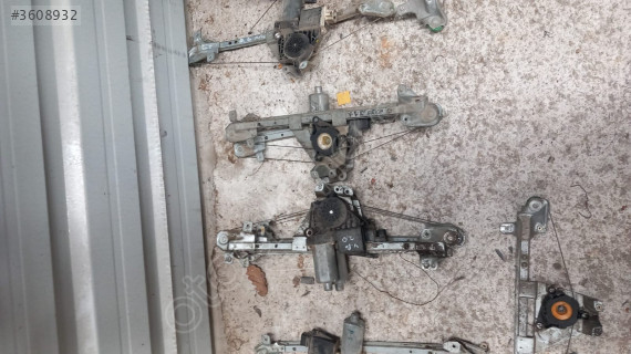 OPEL VECTRA B ARKA CAM KRİKOSU.OTO ERKAN ÜNYE