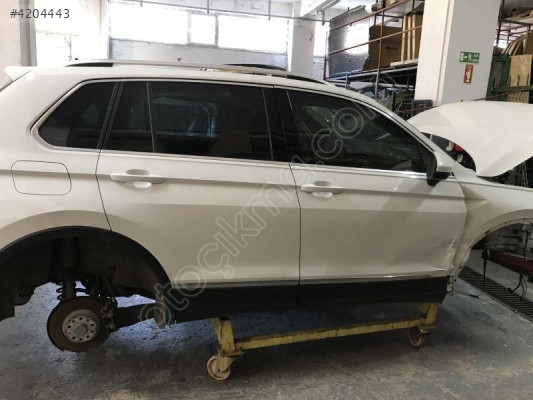 VOLKSWAGEN TİGUAN 2016 2024 SAĞ ÖN KAPI (DOLU HASARLI) 5NA83105