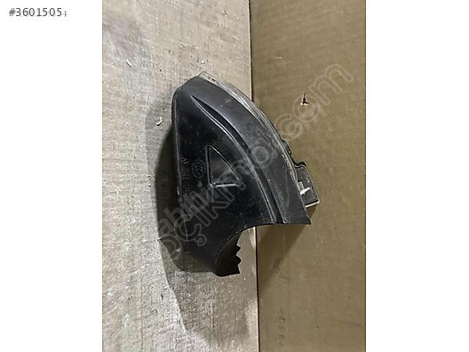 SKODA OKTAVİA AYNA ALT KAPAK