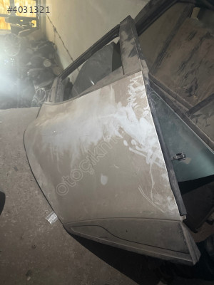 Clio dört sağ arka kapı