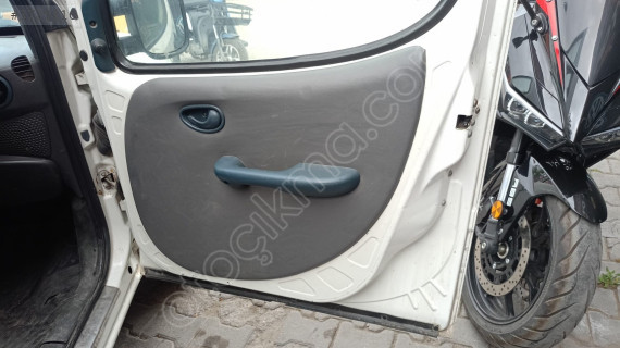 fiat doblo sağ ön kapı döşemesi