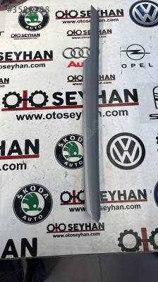 3G0867449 volkswagen Passat b8.5 sol arka kapı çıtası
