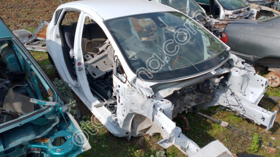 FORD FİESTA 2012 KESME SAĞ ÖN