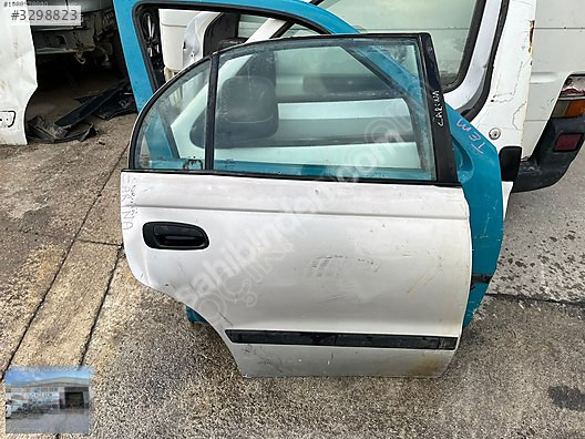 OTO CEM DEN TOYOTA CARİNA ÇIKMA SAĞ ARKA KAPI