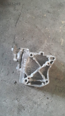 Peugeot-Citroen  1.4 şarj dinamo braket çıkma