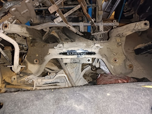 HYUNDAİ ELANTRA MOTOR ALT ARA ŞASE 1996-2000 ORJİNAL ÇIKMA PARÇA