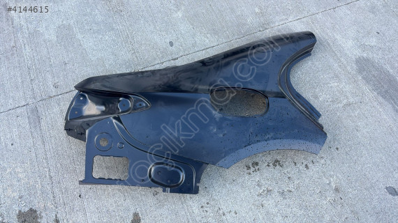 MERCEDES E SERİ W214 SAĞ ARKA ÇAMURLUK