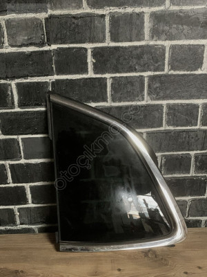 43R-00102 audi e-tron sol kelebek camı