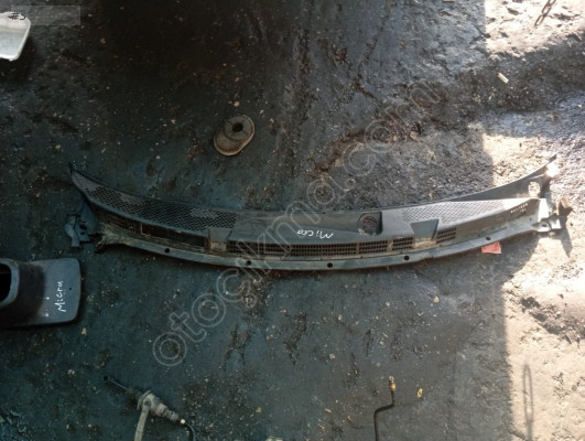 MERT OTO - NISSAN MICRA Ön Cam Izgarası Çıkma Parça