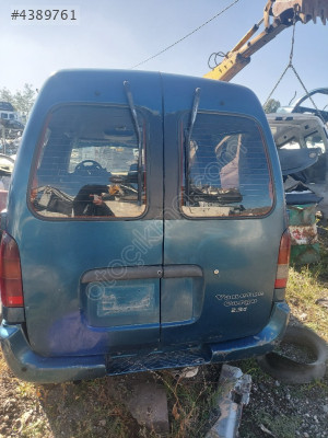 NİSSAN VANETTA ÇIKMA ARKA BAGAJ KAPAKLARI