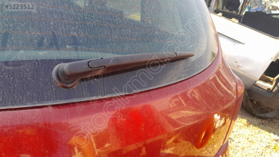 Dacia stepvay arka yağmur kolu çıkma