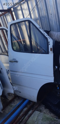 MERCEDES SPRİNTER ÇIKMA HATASIZ SAĞ ÖN KAPI YEDEK PARÇALARI