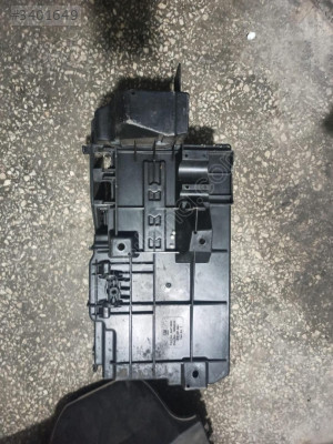 VECTRA C AKÜ ALT ÜST KUTUSU KAPAĞI PLASTİĞİ