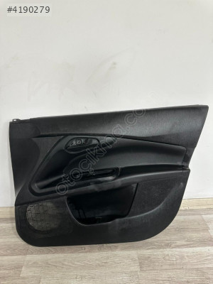 FİAT EGEA SAG ÖN KAPI DÖŞEMESİ 3564110058